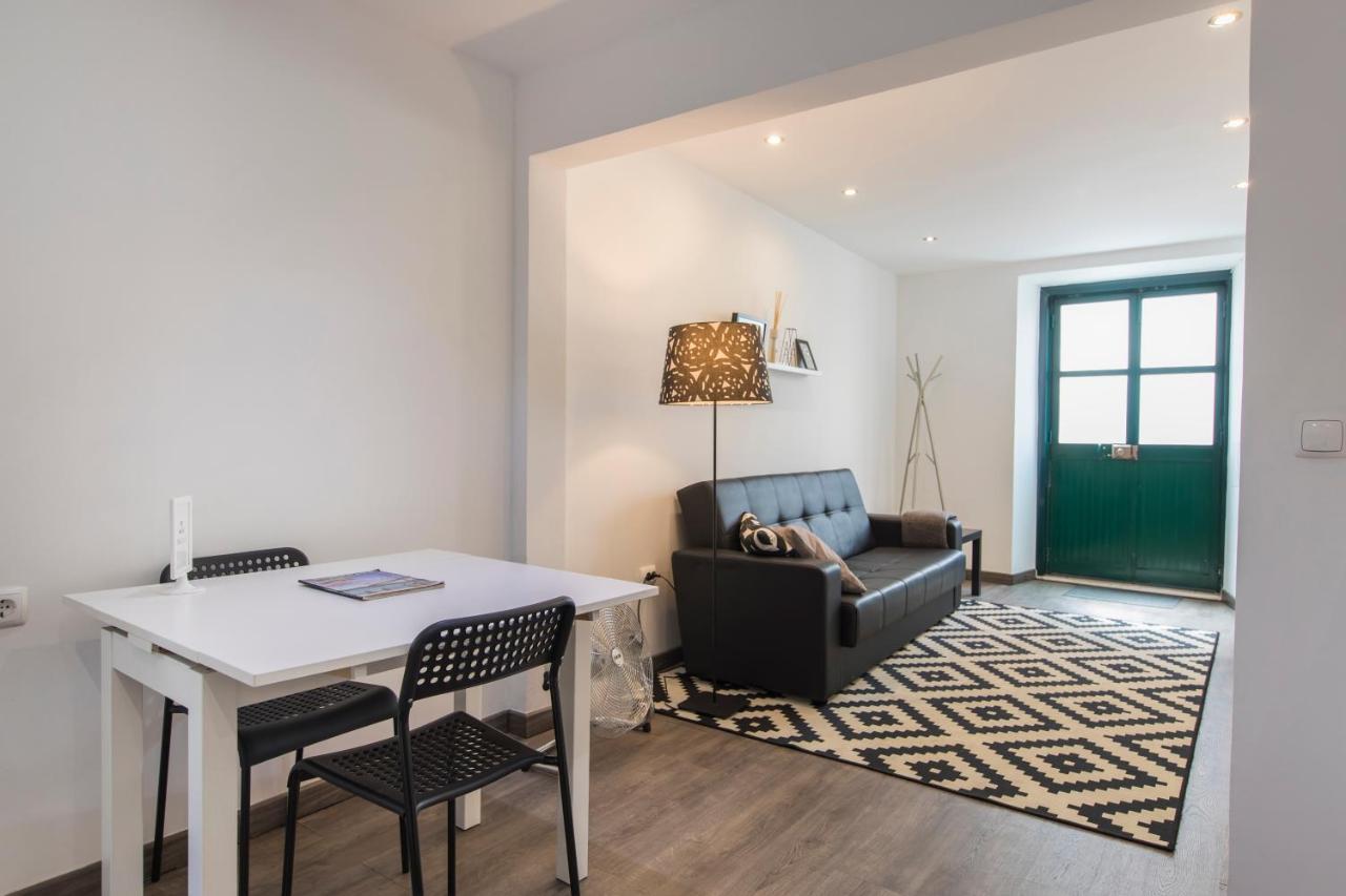 Alfama Typical Beco Da Adica Apartment Lisbon Exterior photo